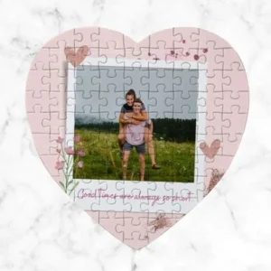 rompecabezas en forma de corazón